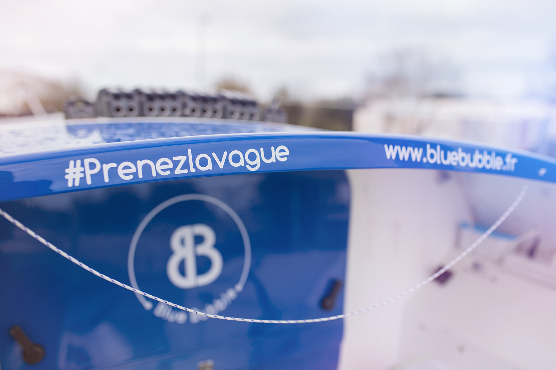 blue-bubble-boat